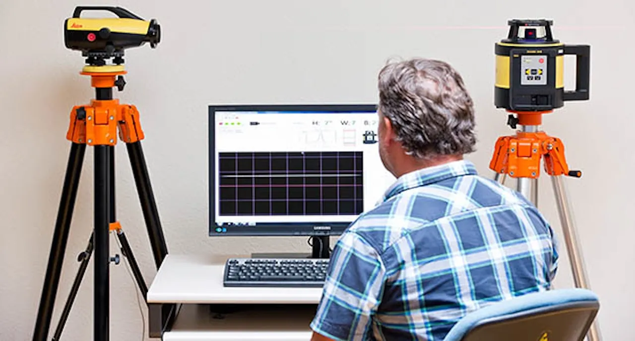 Mann mit Laptop von Sigma Handles GmbH